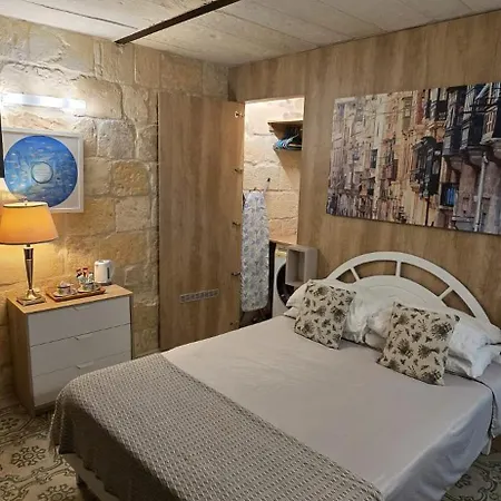 Servants' Quarters Studio Apartment Valletta Exterior photo